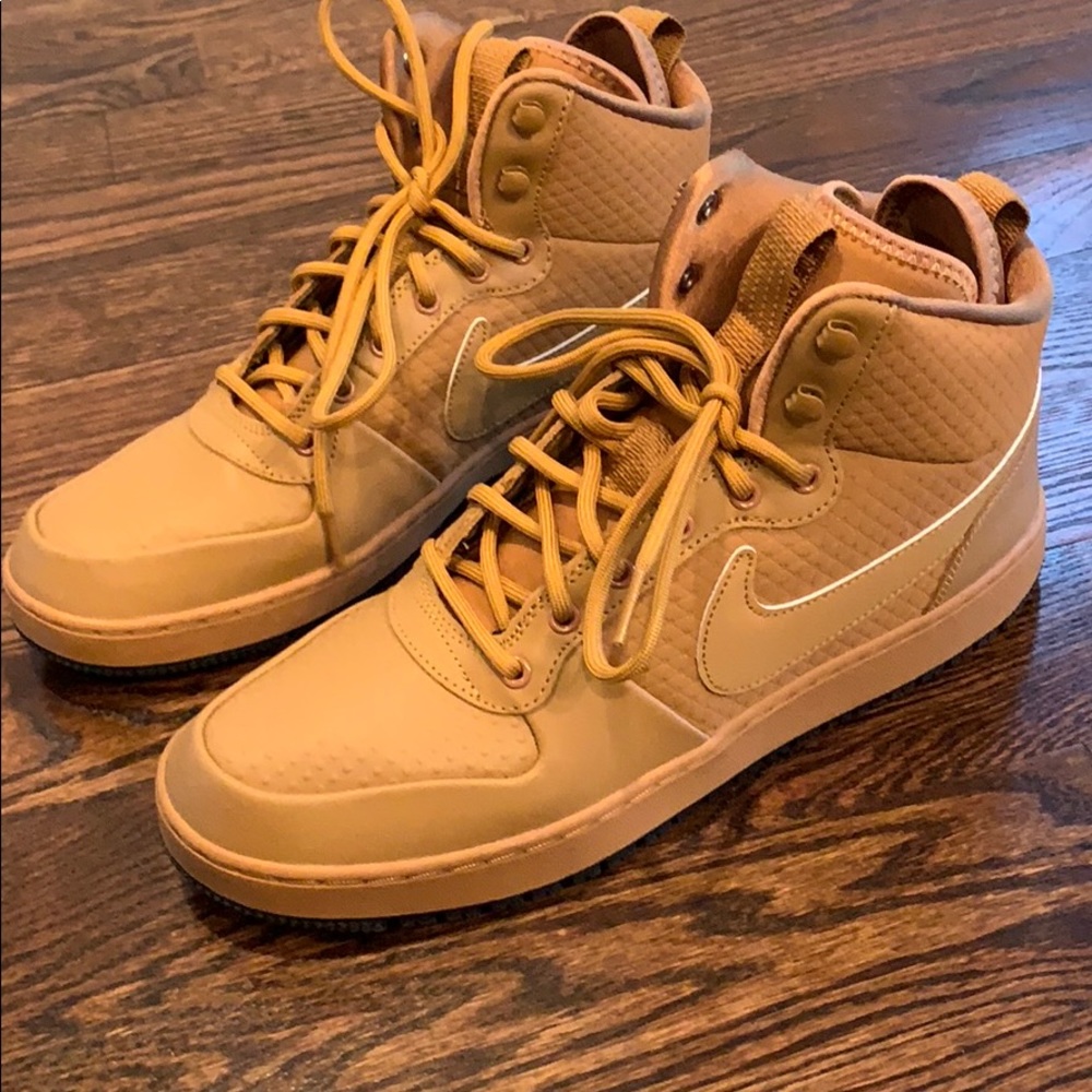 Nike Ebernon Mid Winter Water Resistant Sneakers